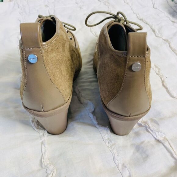 Calvin Klein (8) Penelope Wedge Booties Womens Tan Suede Lace-Up Ankle - Picture 4 of 9